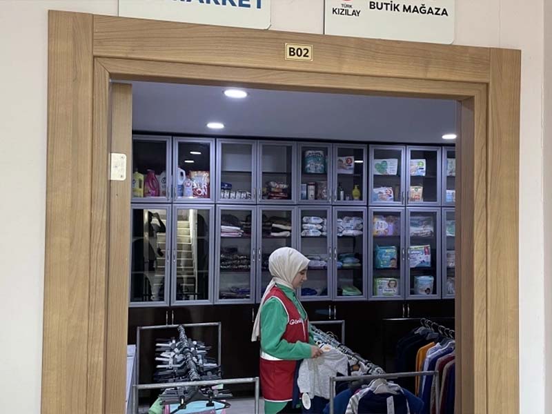 Niğde'de Hükümlüler Ve Aileleri İçin Sosyal Market Açıldı.