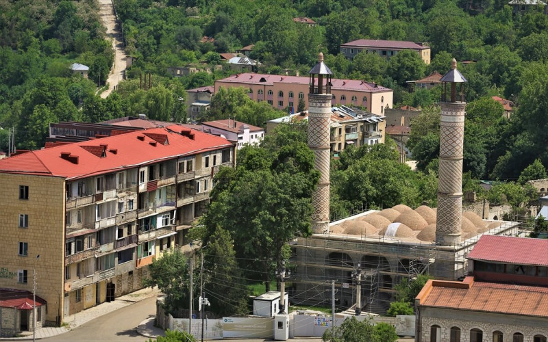 Azerbaycan'da Tarihi Cumhurbaşkanı Seçiminde Karabağ'da 20 Bin Seçmen Oy Kullanacak