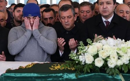 Özgür Özel, Kartalkaya'daki Yangında Hayatını Kaybedenler İçin Düzenlenen Cenaze Törenine Katıldı