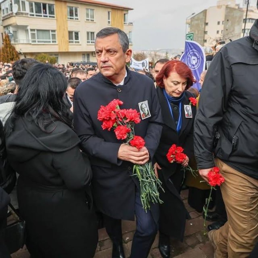 Özgür Özel, Uğur Mumcu Anma Töreninde Gazetecilerin Sorularını Yanıtladı